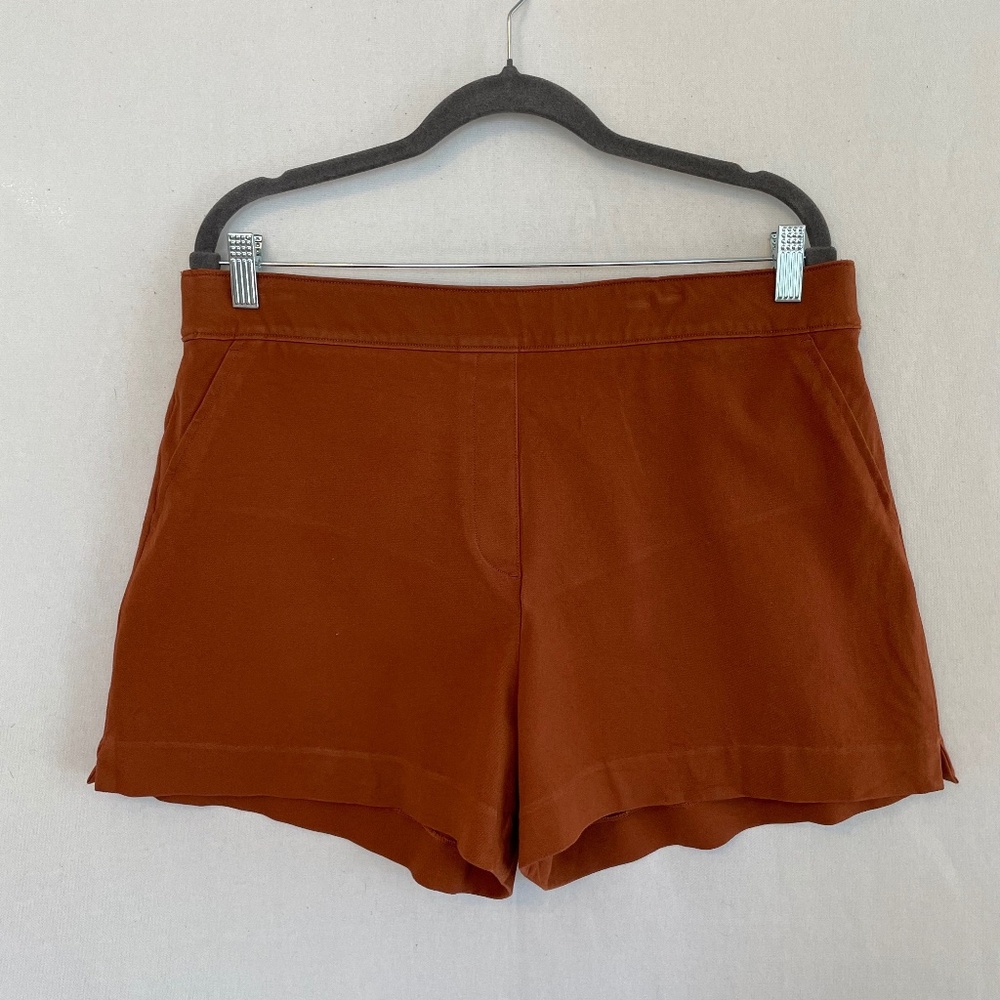 SPANX Women’s XL On-The-Go Flat Front Pull On Shorts Pockets Stretch
